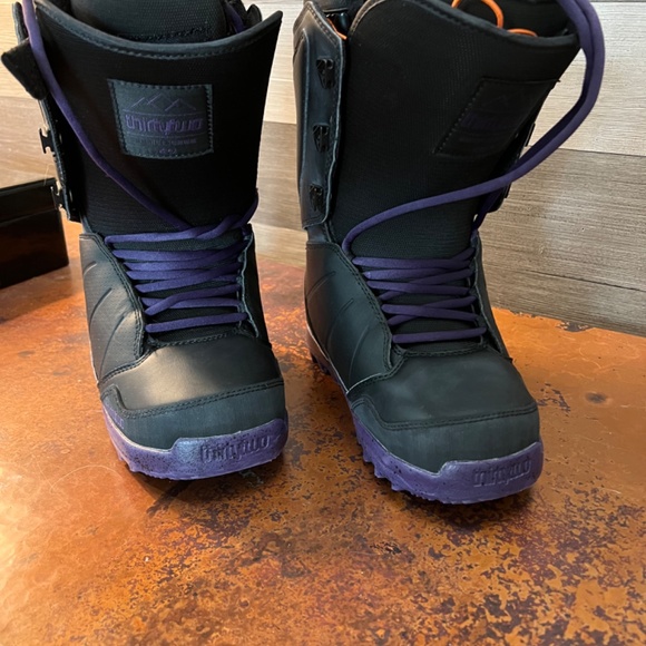 Womens thirty two snowboard boots! Size 8.5 - Picture 2 of 6